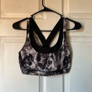 Lululemon sports bra